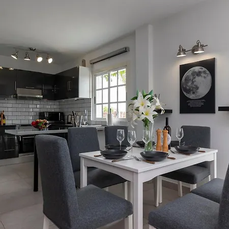 فيلة Beautiful 3 Bedroom By Tenerife Ltd
